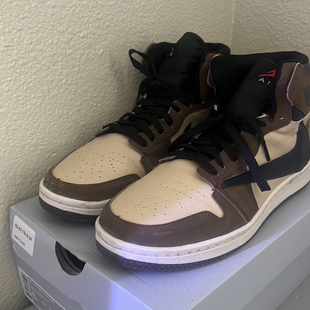TRAVIS SCOTT Jordan 1 high “Mocha” Youth size 6-7